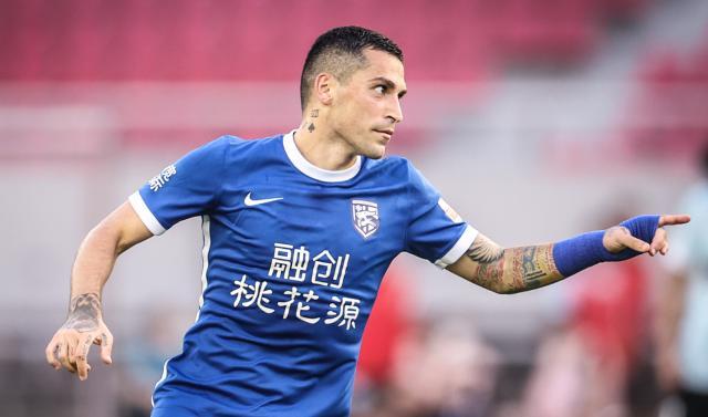 开云体育App-新老标王PK谁是王中王？从欧冠恩怨到中超一哥之争