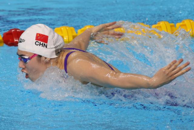 开云体育注册-游泳争霸赛张雨霏包揽两金 刘湘叶诗文主项夺牌